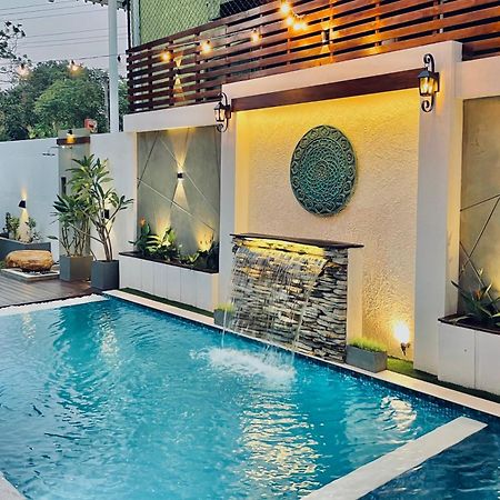 8 Plus Luxury Apartments Негомбо Екстер'єр фото