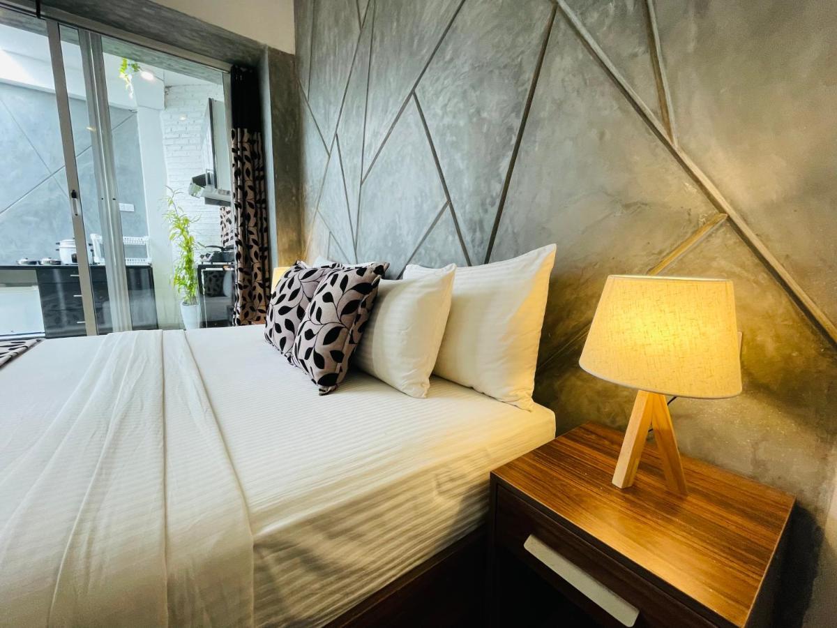 8 Plus Luxury Apartments Негомбо Екстер'єр фото