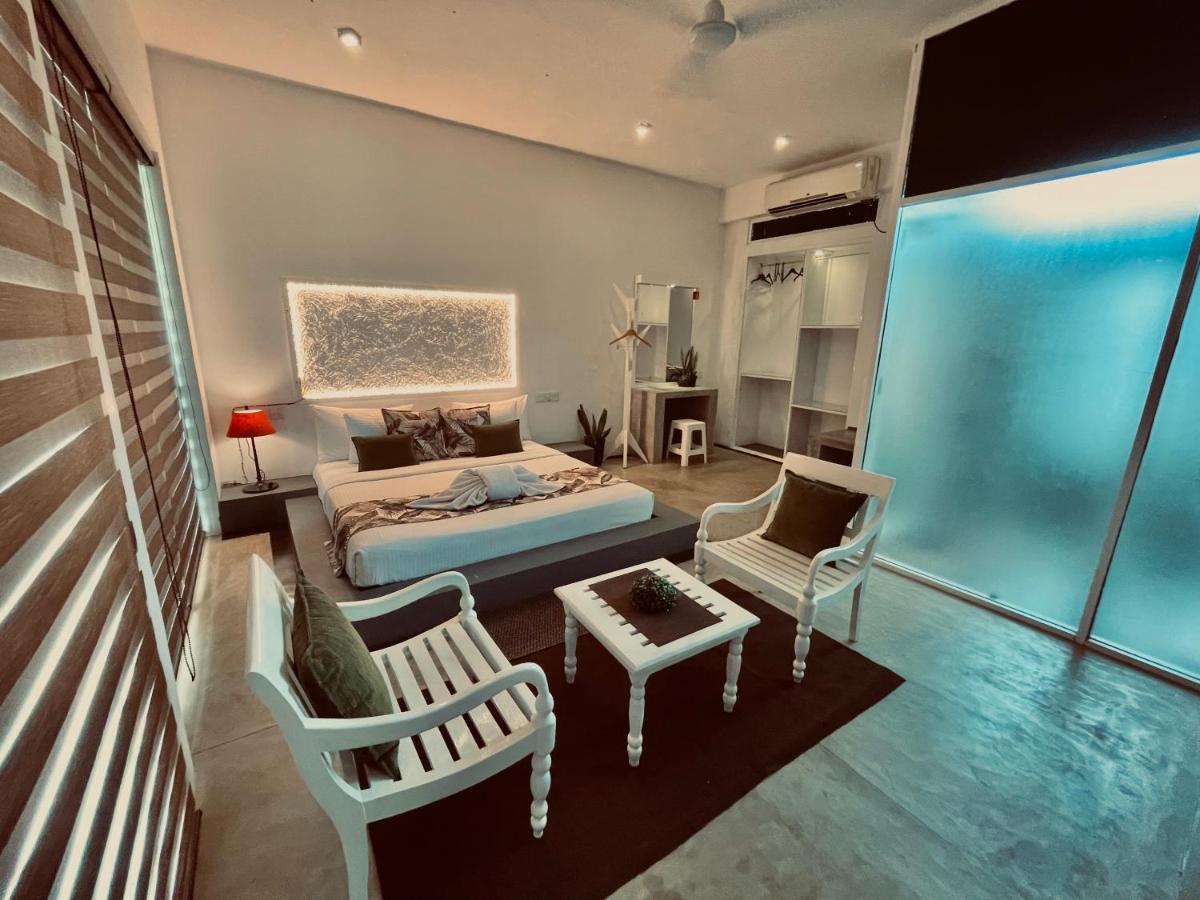 8 Plus Luxury Apartments Негомбо Екстер'єр фото