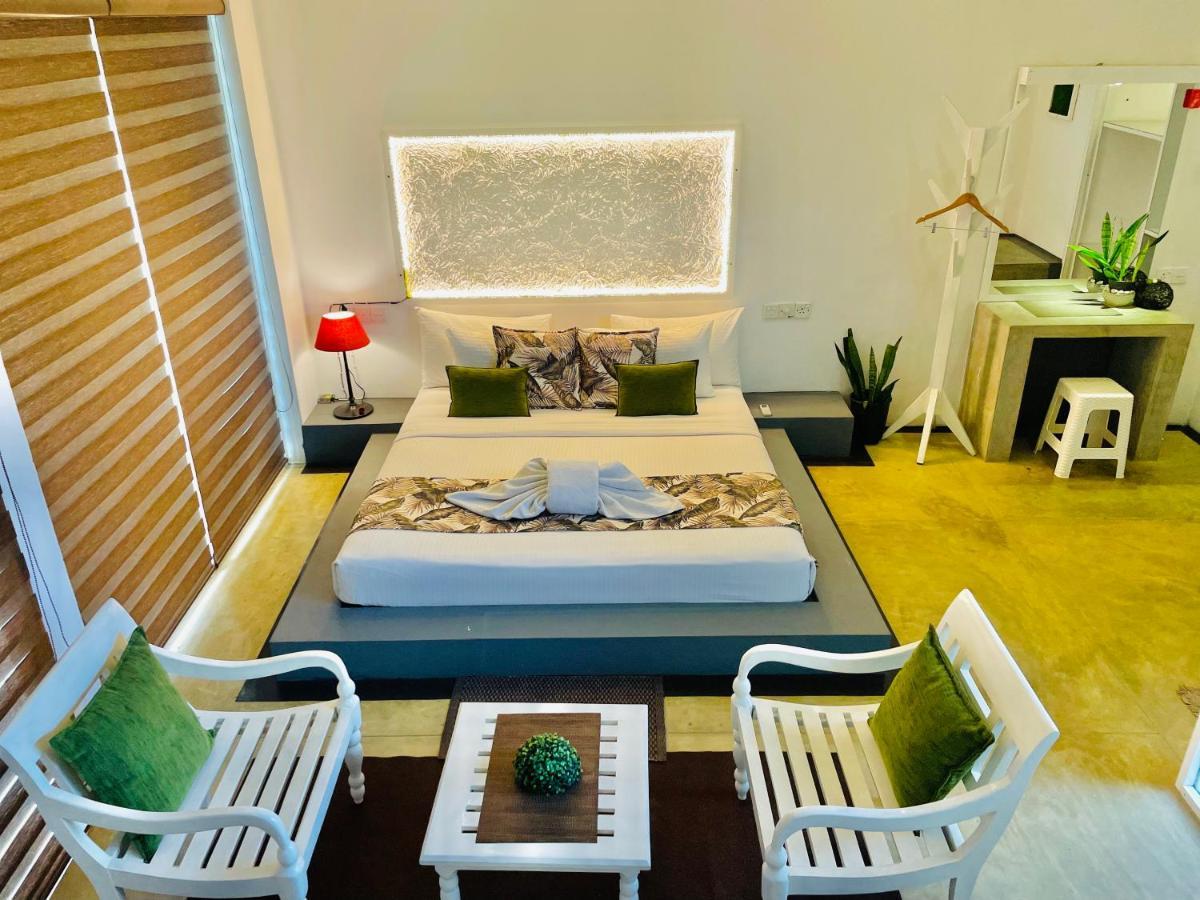 8 Plus Luxury Apartments Негомбо Екстер'єр фото