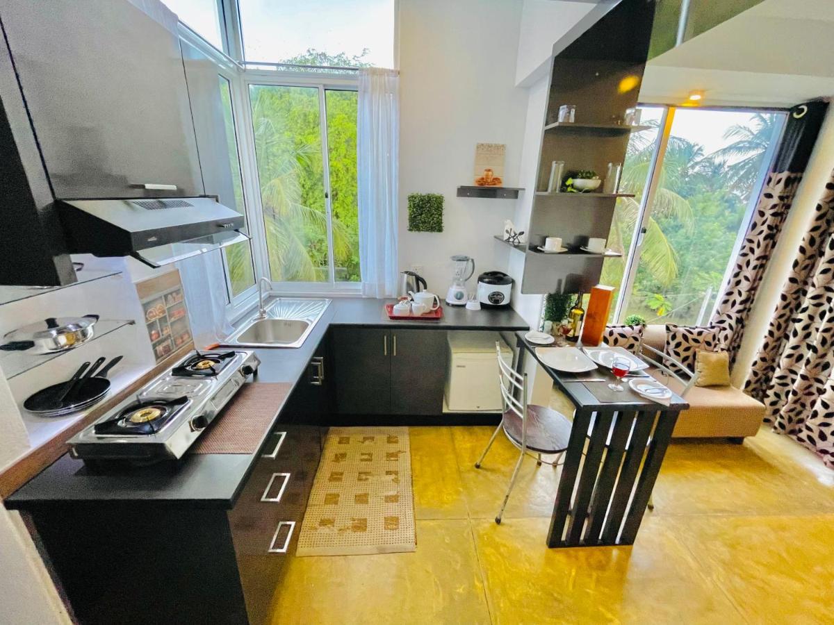 8 Plus Luxury Apartments Негомбо Екстер'єр фото