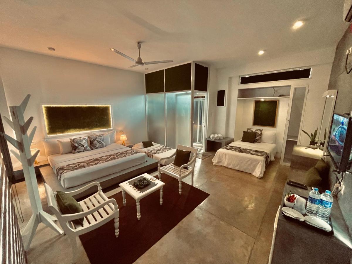 8 Plus Luxury Apartments Негомбо Екстер'єр фото