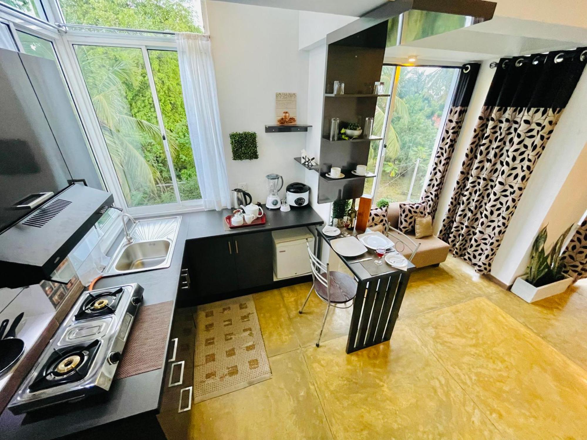 8 Plus Luxury Apartments Негомбо Екстер'єр фото